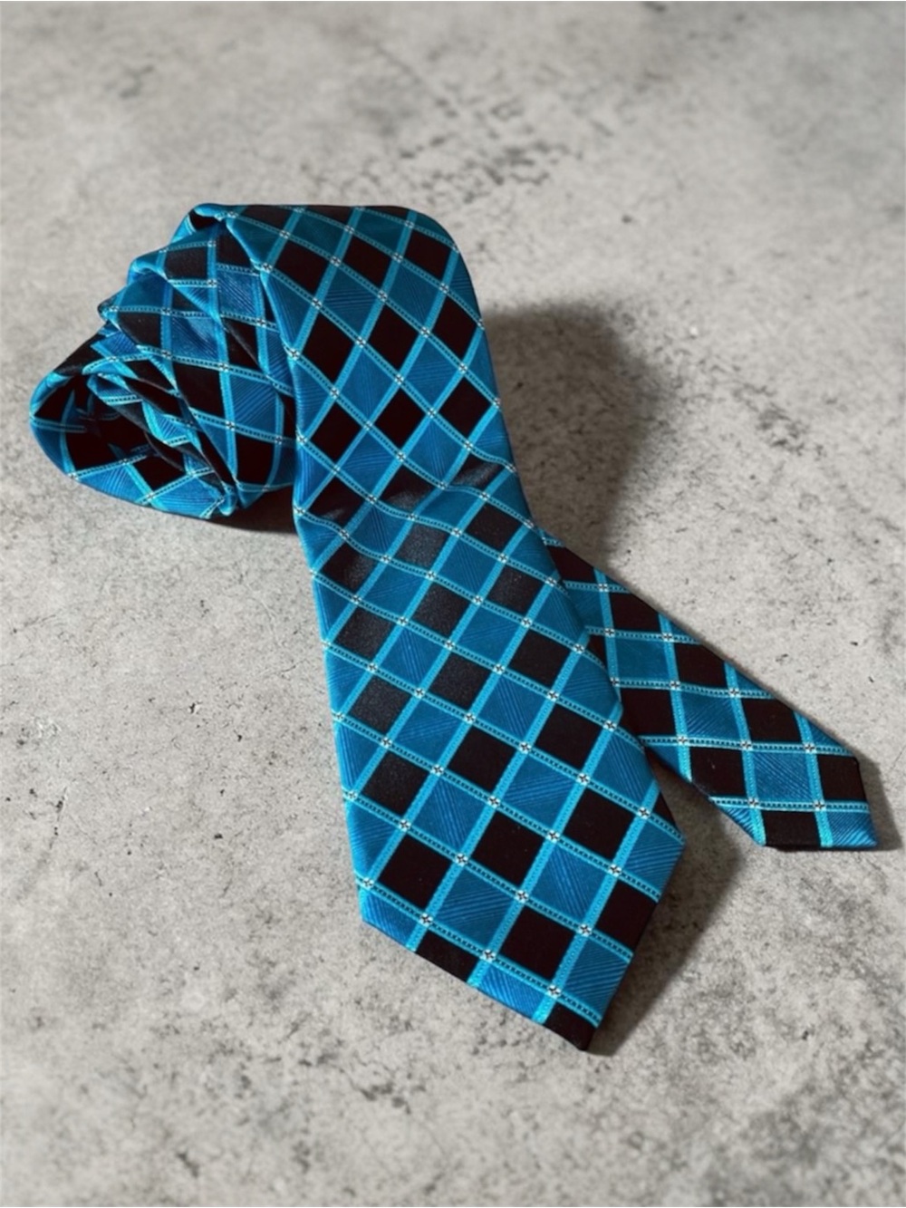 Men's Blue Checkered Silk Tie - Classic Geometric Pattern